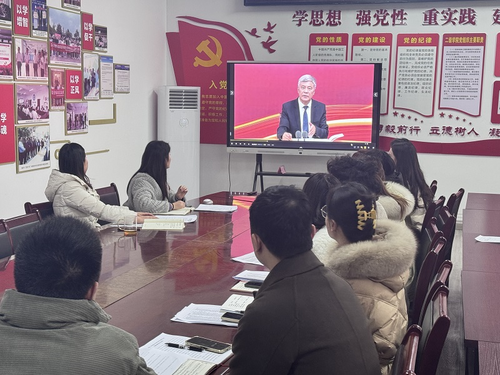 2024.12.19365英国上市公司学生党支部召开12月主题党日活动1.png